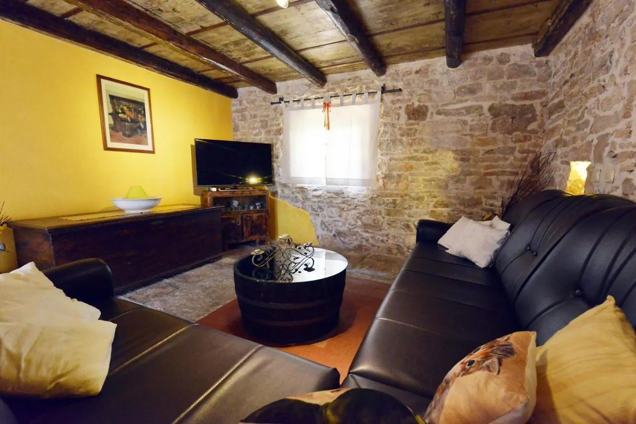 Holiday home Family Friendly House With A Swimming Pool Guran, Central Istria - Sredisnja Istra - 7373