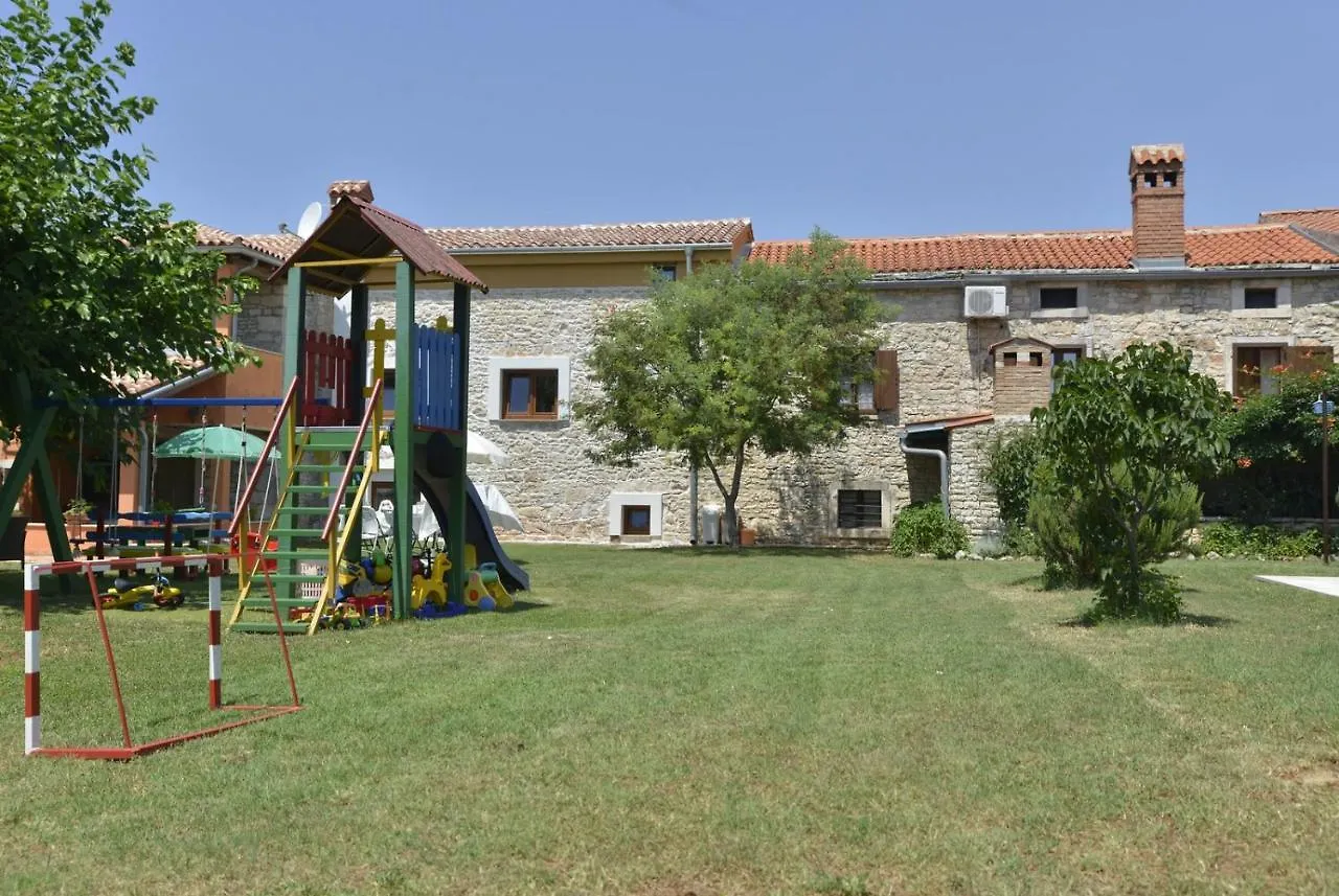 Holiday home Family Friendly House With A Swimming Pool Guran, Central Istria - Sredisnja Istra - 7373
